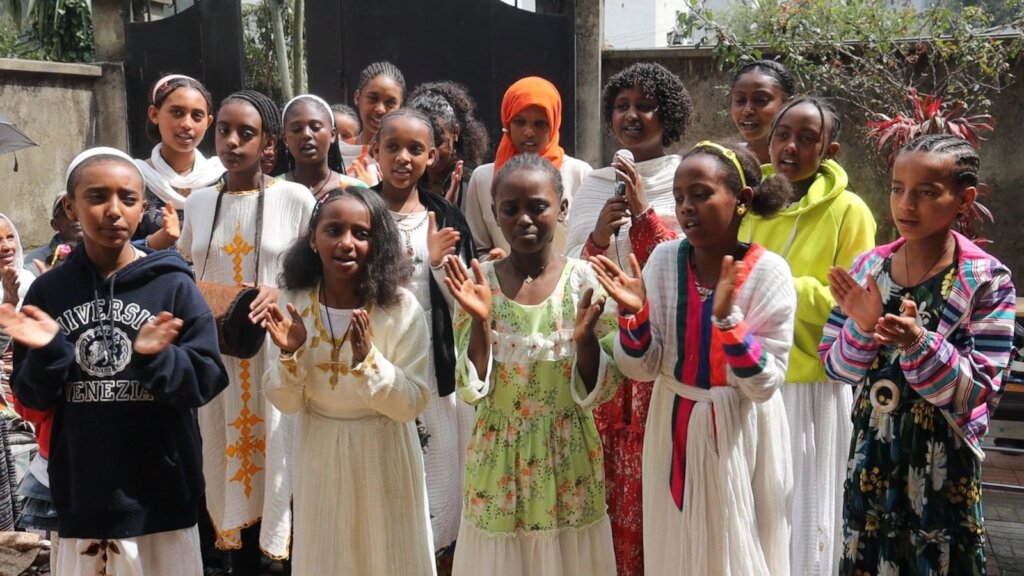 Girls singing Abebaayesh hoy at New Years