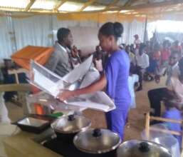 Aline demonstrates solar in a church