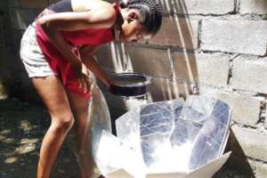 Jacmel - Solar for baking a fruit-filled cake
