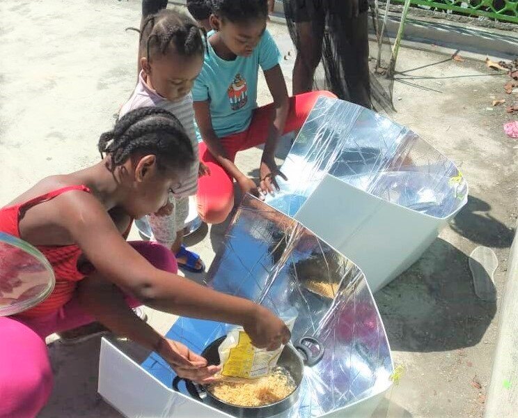 Solar cooking class in Jacmel