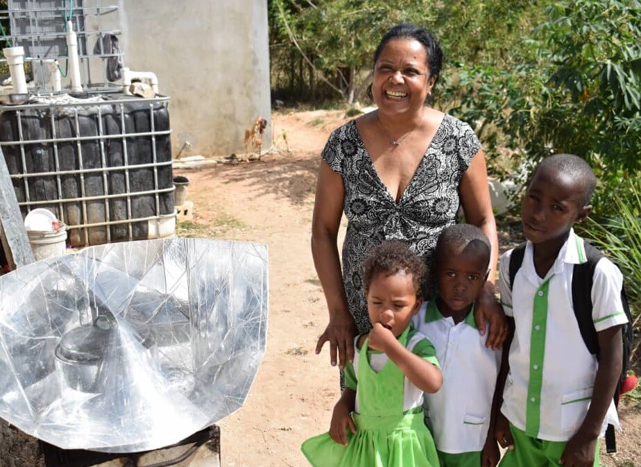 Solar cooking and biodigester in Cotes de Fer