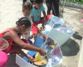 Solar cooking class in Jacmel