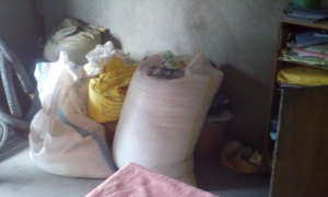 Parents contributed food for their children Aumi