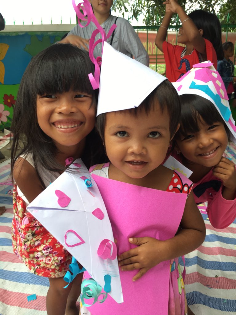 Share your Love of the Arts this Holiday Season