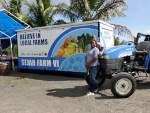 Farm Tienda Grantee Receives Customized Container