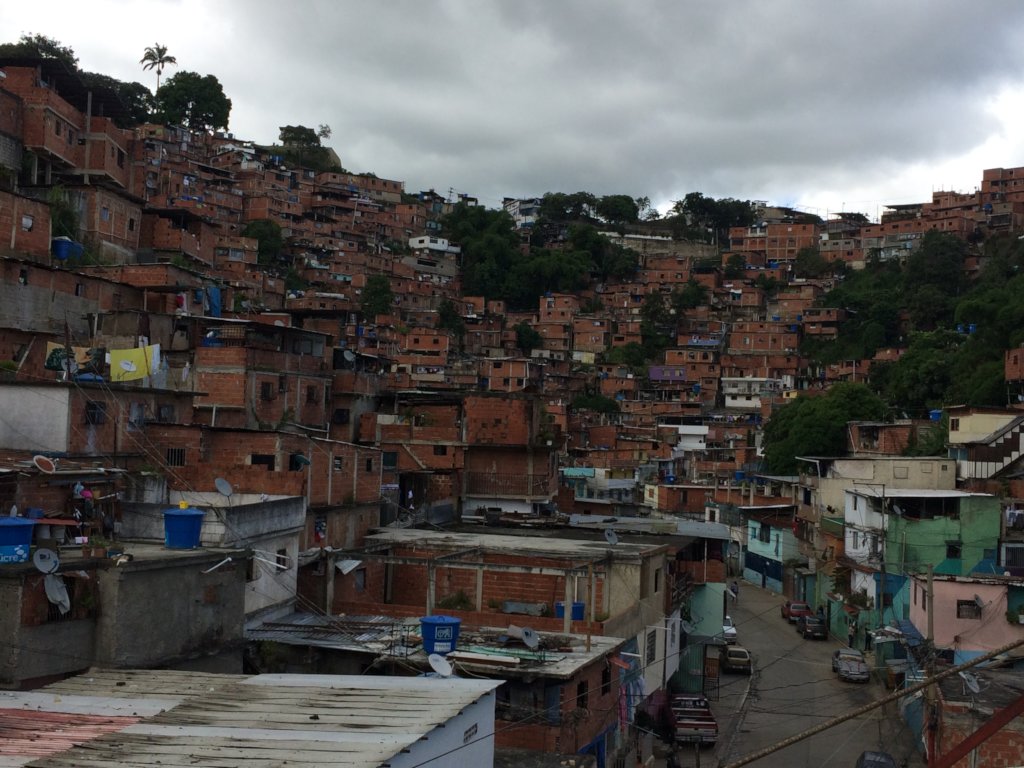 VENEZUELA: QUALITY EDUCATION FOR 400 DEPRIVED KIDS