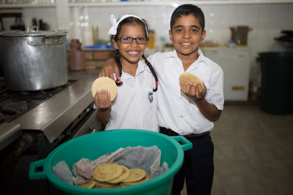 VENEZUELA: A DAILY MEAL FOR 400 DEPRIVED KIDS