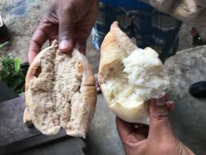 Mofo (bread) made with/without cricket powder