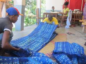 Sorting raffia panels