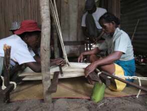 LEARNING BETSIMISARAKA WEAVING TECHNIQUES