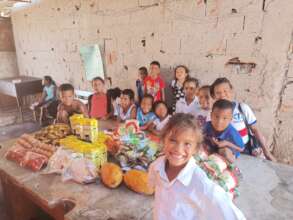 SAI Provides Food To Orphans