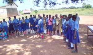 Entertaining guest during dedication prayer