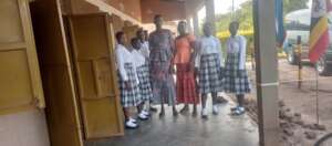 Instructor/ students next to her give her moral