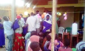 Short pan: school uniform sown by girls