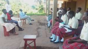 Health personnel educating students - Institute