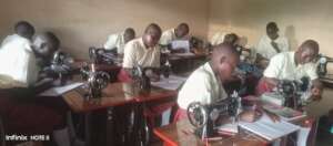 Students coping noteson food and nurition