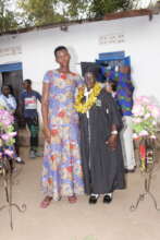 Supervisor talks to the Graduanand