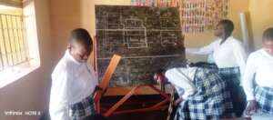 Practical and  debatable classroom in effect