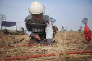 Inspecting a mine found by Ratticus Finch.