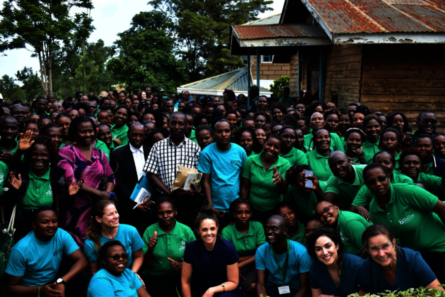 MedTreks Team with the 200 Community Health Vol