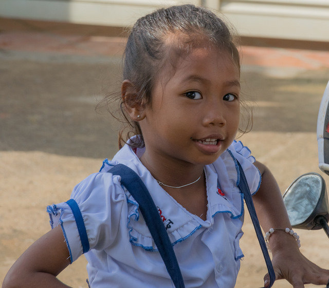 Let's Serve Lunch for Children in Cambodia!