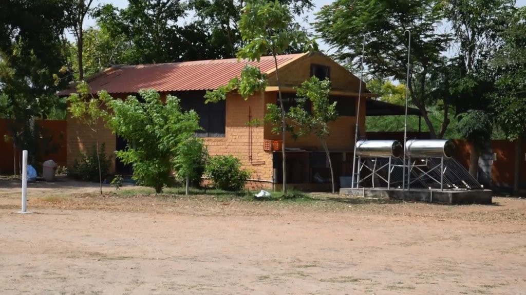 Nutritious Noon Meal for 156 India Rural Students