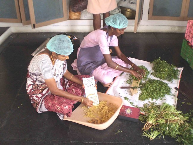 Nutritious Noon Meal for 156 India Rural Students