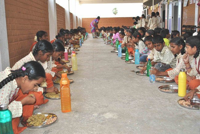 Nutritious Noon Meal for 156 India Rural Students
