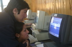 Displaced Residents in Chile Learn IT Skills