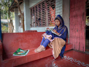 A girl from Samakal attending online classes