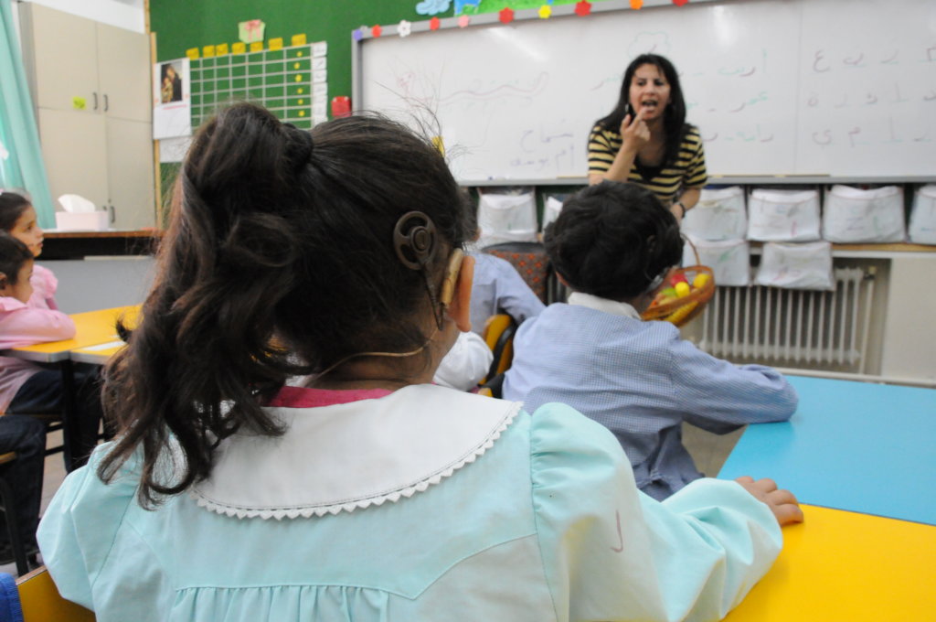 Assist kids with hearing disabilities in Palestine