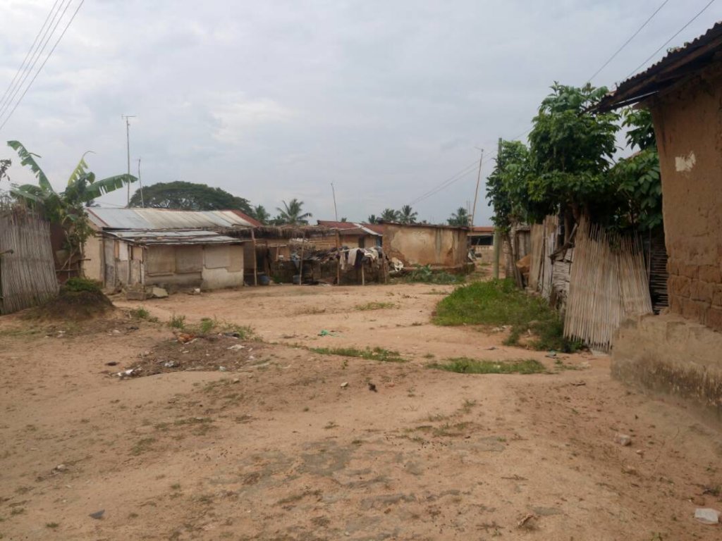 Build 6 toilet facilities for 300 people of Swada