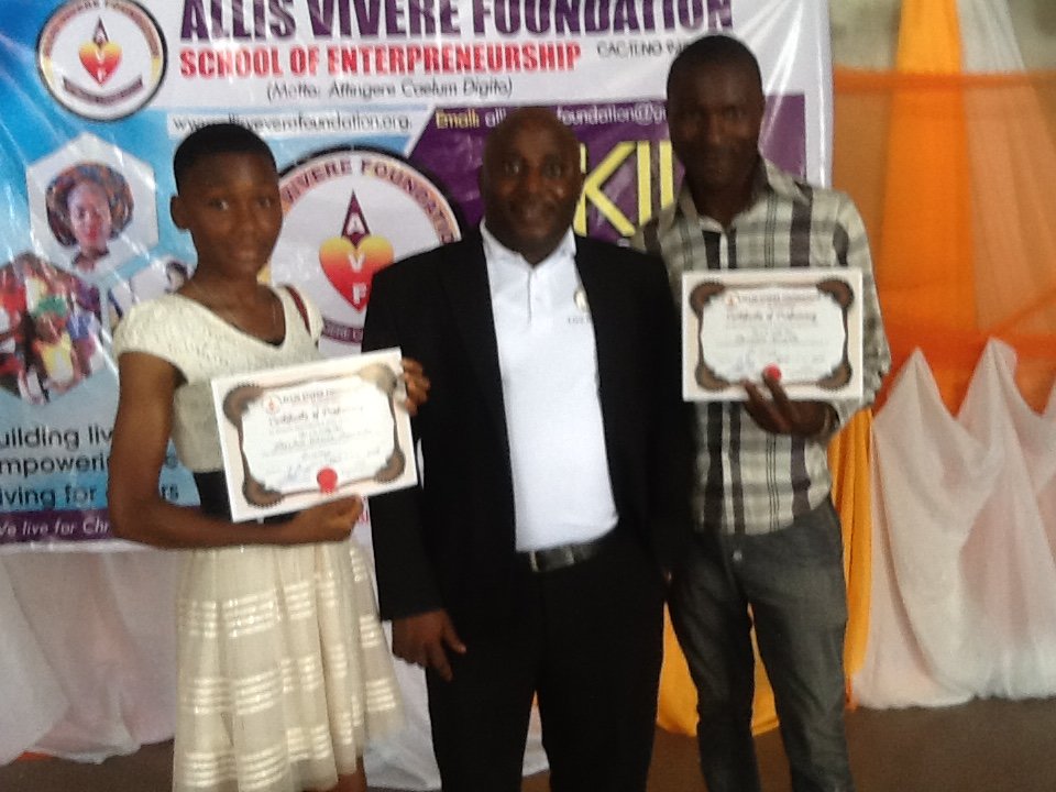 TRAIN 200 NIGERIAN YOUTHS TO BE SELF-RELIANT