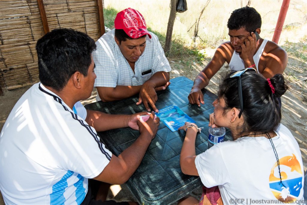 Engaging Communities to Conserve Giant Manta Rays