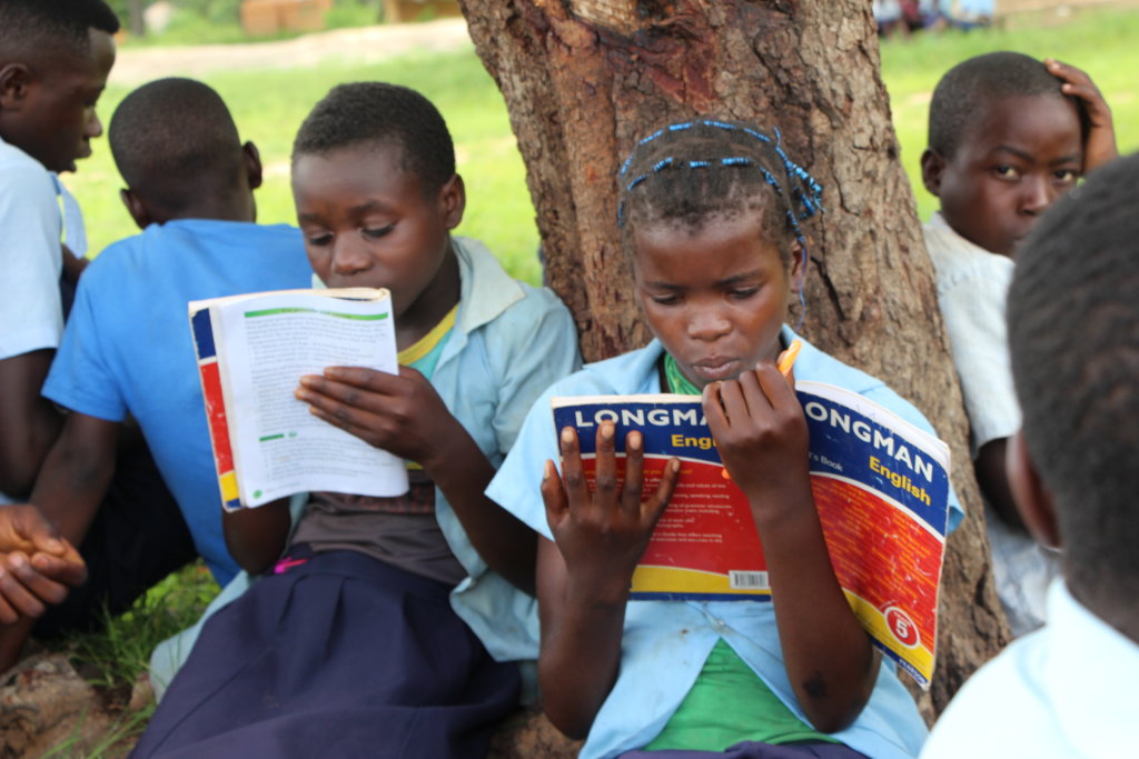 Build 1x4 classroom block for 300 pupils in Zambia