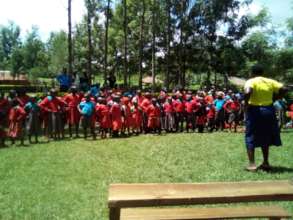 Gladys talking to the students