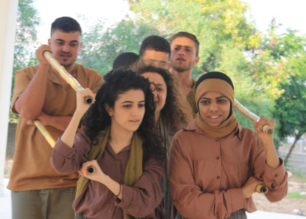 Theatre for 1000 deprived children in Palestine