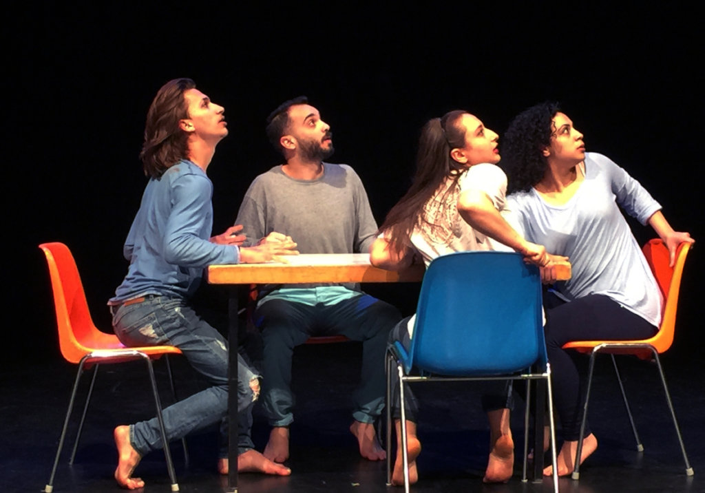 Theatre for 1000 deprived children in Palestine