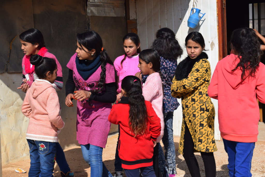 Theatre for 1000 deprived children in Palestine