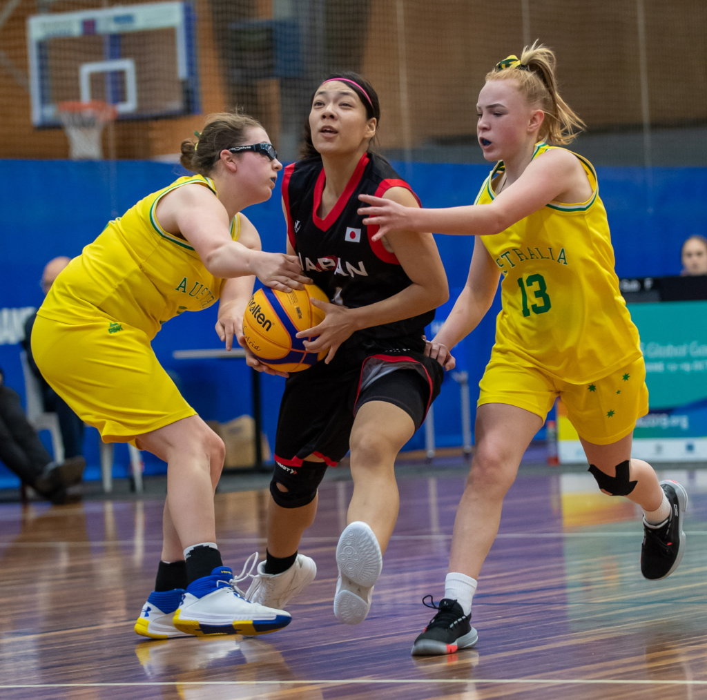 Virtus female basketball athletes