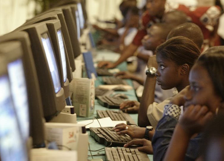 The Poor Learning Computer Teach computer 46,000 underprivileged students. - GlobalGiving