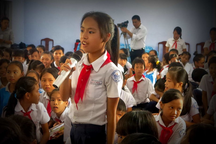 Educate 3000 children against societal risks