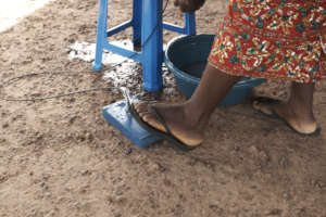 Foot-operated Maji Bucket