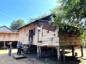 Romaskean lives in this house with 7 other people