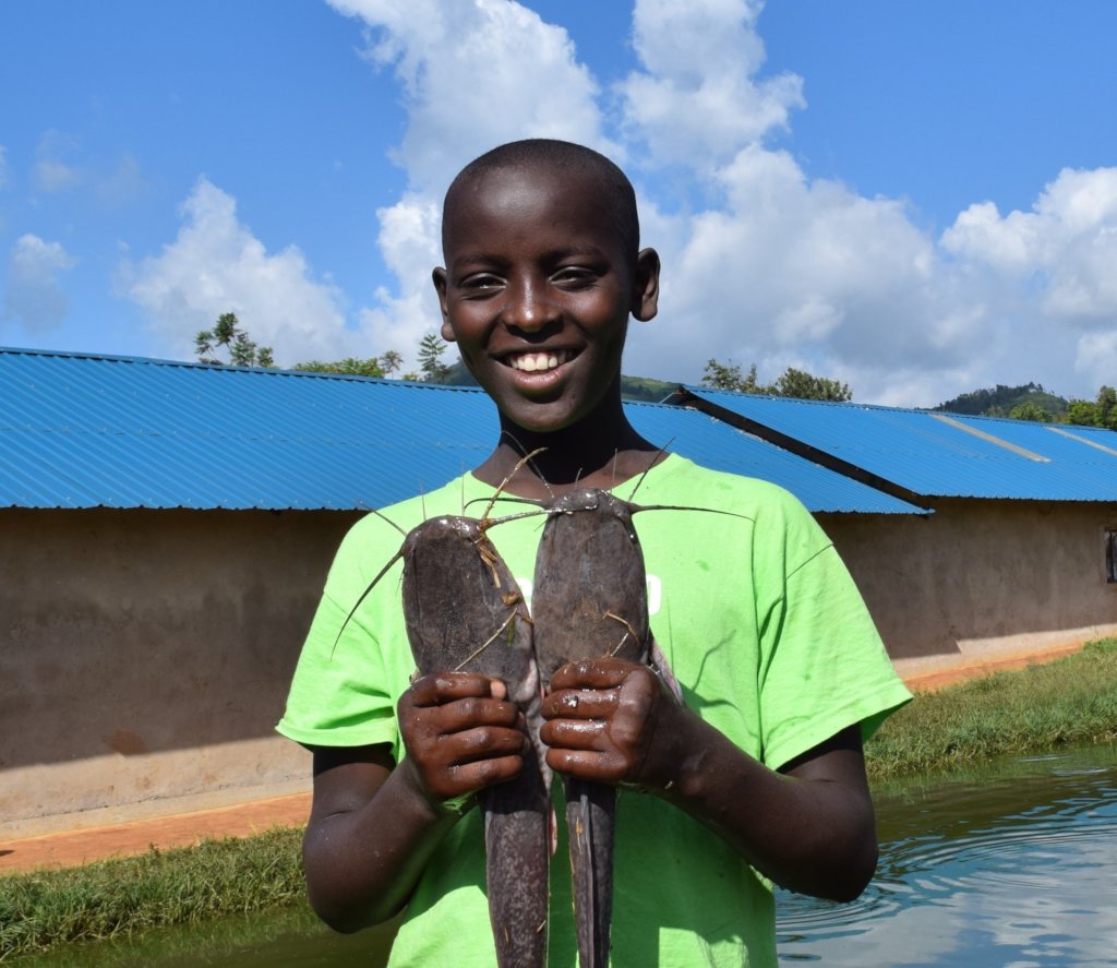 Ugly Fish: Let's Feed 990+ Schoolchildren in Kenya