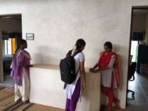 Students getting out of a Tomatis hourly session