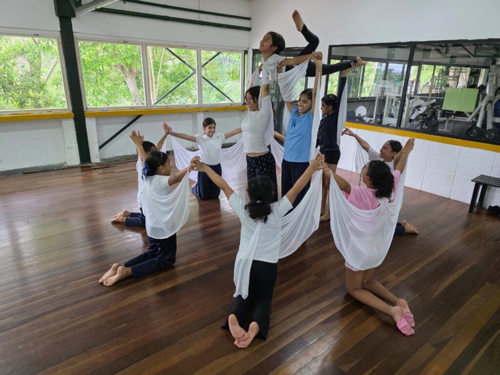 the dance troupe rehearsing