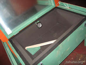 Solar cooker made in Madagascar