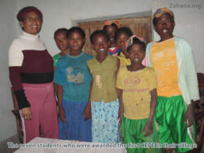 The 7 Students who passed the first CEPE in 2011