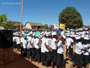 Students welcoming the guests